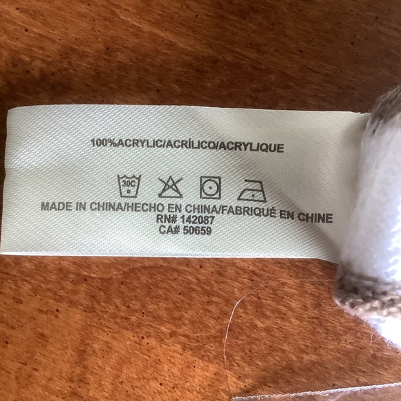 New Simply Noelle Striped Scarf/Wrap - Picture 9 of 10